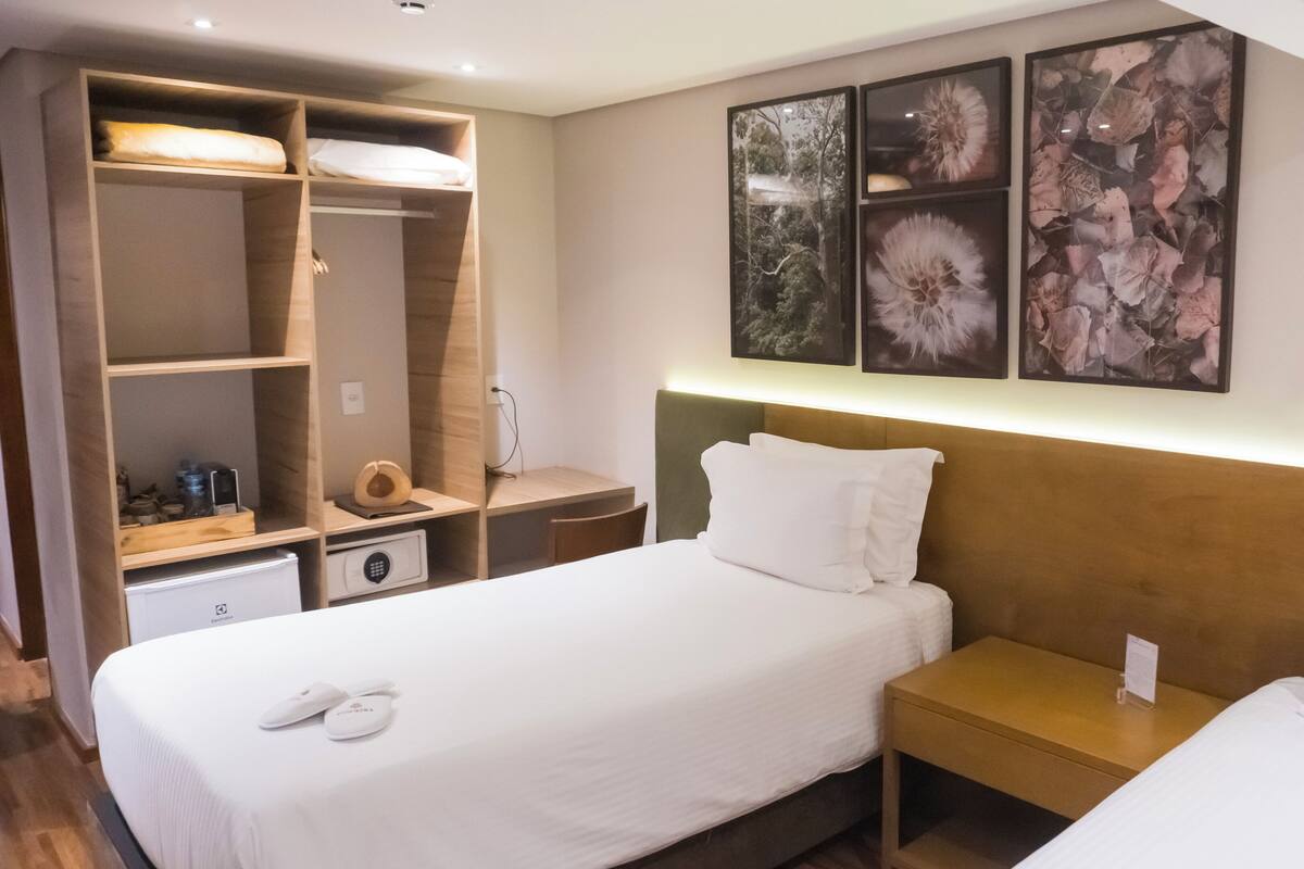 Platanus Standard Twin | Sängtillbehör av högsta kvalitet, bäddmadrasser och minibar