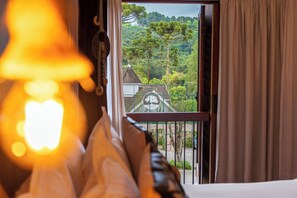 Araucaria Triplo | Literie de qualité supérieure, surmatelas, minibar