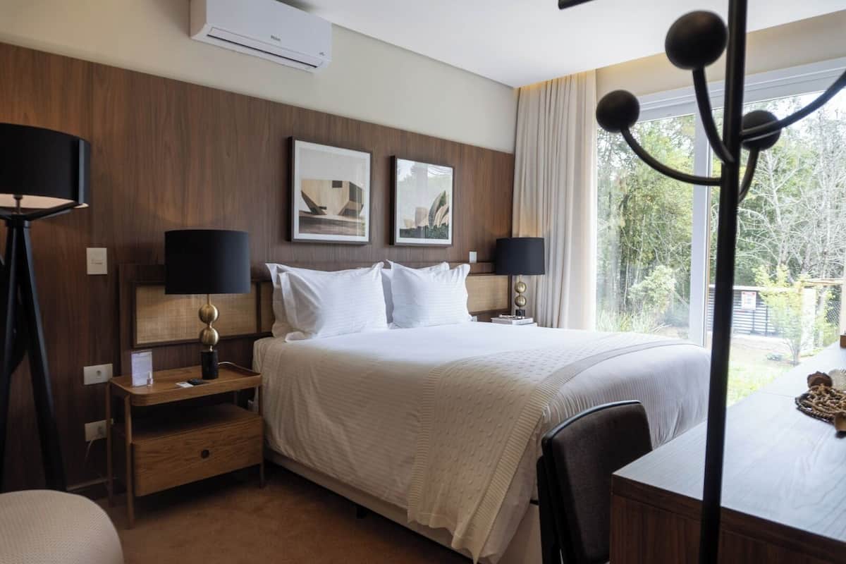 Cerejeira Triplo | Biancheria da letto di alta qualità, materassi a doppio strato, minibar