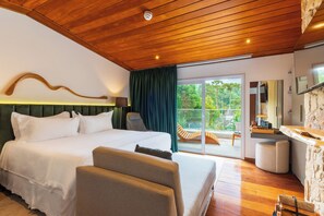 Figueira | Premium bedding, pillow-top beds, minibar, in-room safe - Pousada Boutique Figueira da Serra (Campos do Jord�ão)