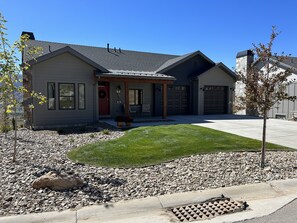 Exterior - Mountain retreat - close to 3 ski resorts! (Eden)