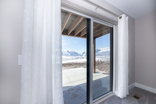 Mountain retreat - close to 3 ski resorts!