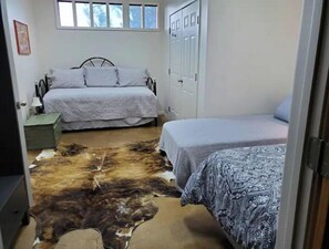 3 bedrooms, iron/ironing board, free WiFi, bed sheets