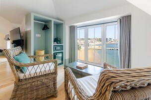 49-inch Smart TV with digital channels, TV