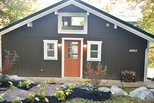 "THE NEST" @ the lake.