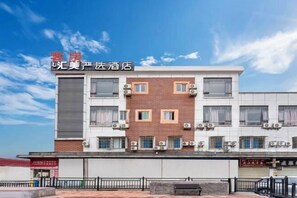 Exterior - Huimei Hotel (Guangzhou Zhujiang New Town Yuancun Subway Station) (Guangzhou)