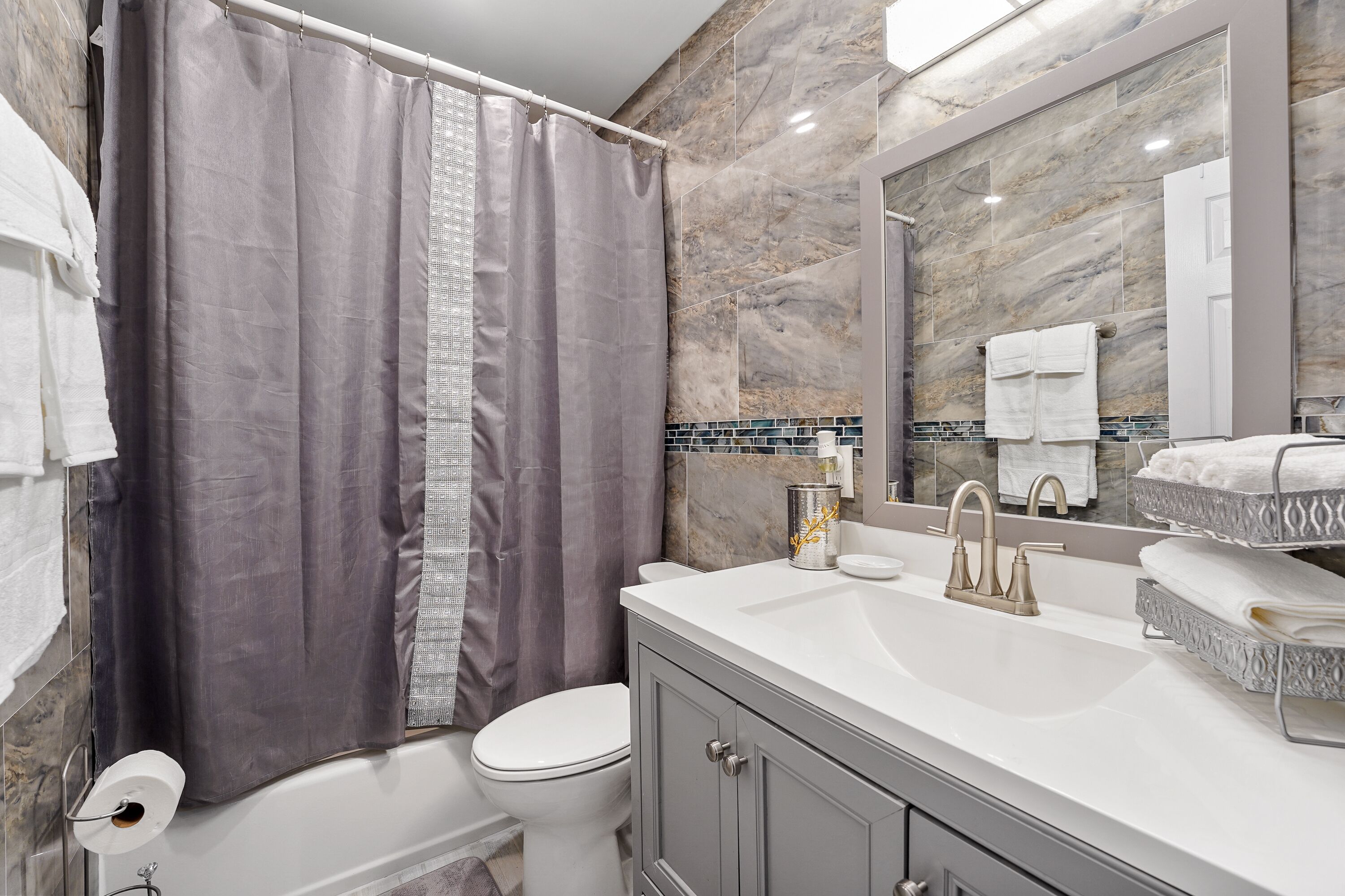 Brand New Renovated COZY Home! Prime Location! Live in Style 🏡🌟⭐️💫