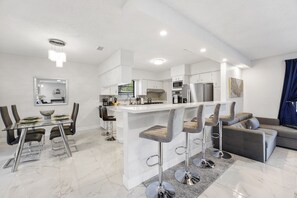 Interior - Brand New Renovated COZY Home! Prime Location! Live in Style    🏡🌟⭐️💫 (Miami)