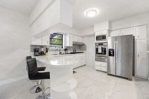 Fridge, microwave, oven, stovetop - Brand New Renovated COZY Home! Prime Location! Live in Style 🏡🌟⭐️💫 (Miami)