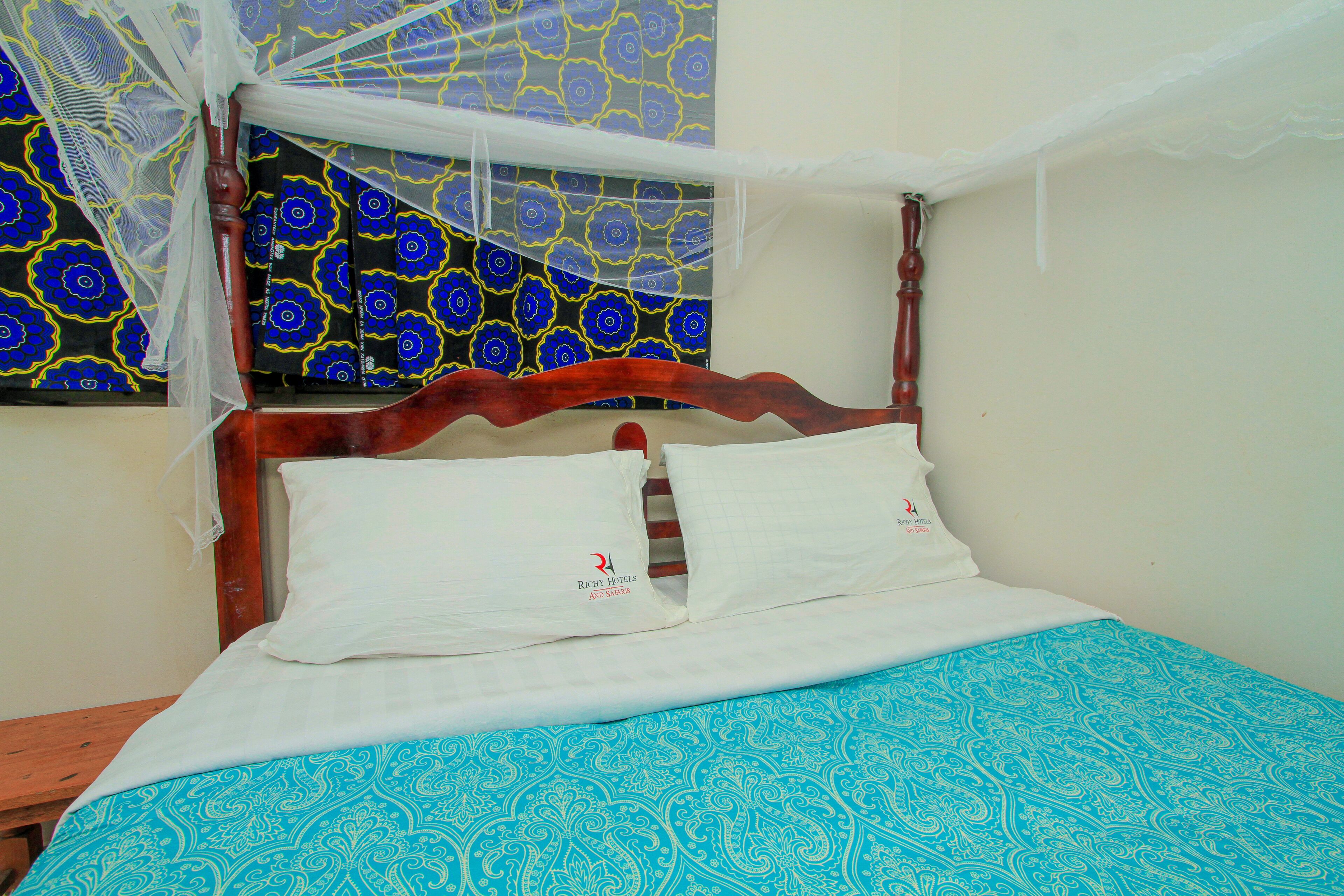 10 bedrooms, iron/ironing board, WiFi