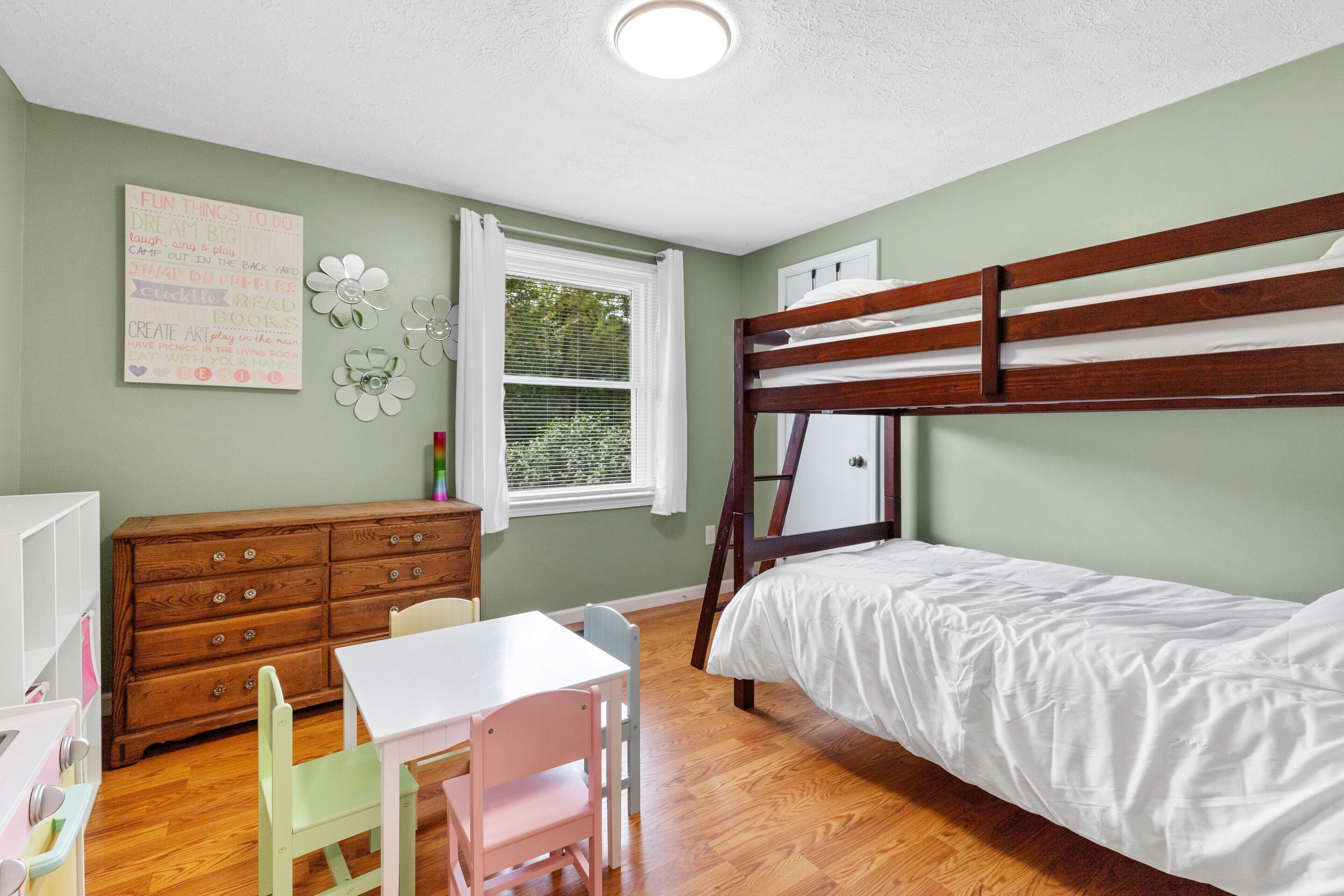 Country Retreat, Blacksburg Va, Sleeps 10, 9 miles to Va Tech & Close to Radford