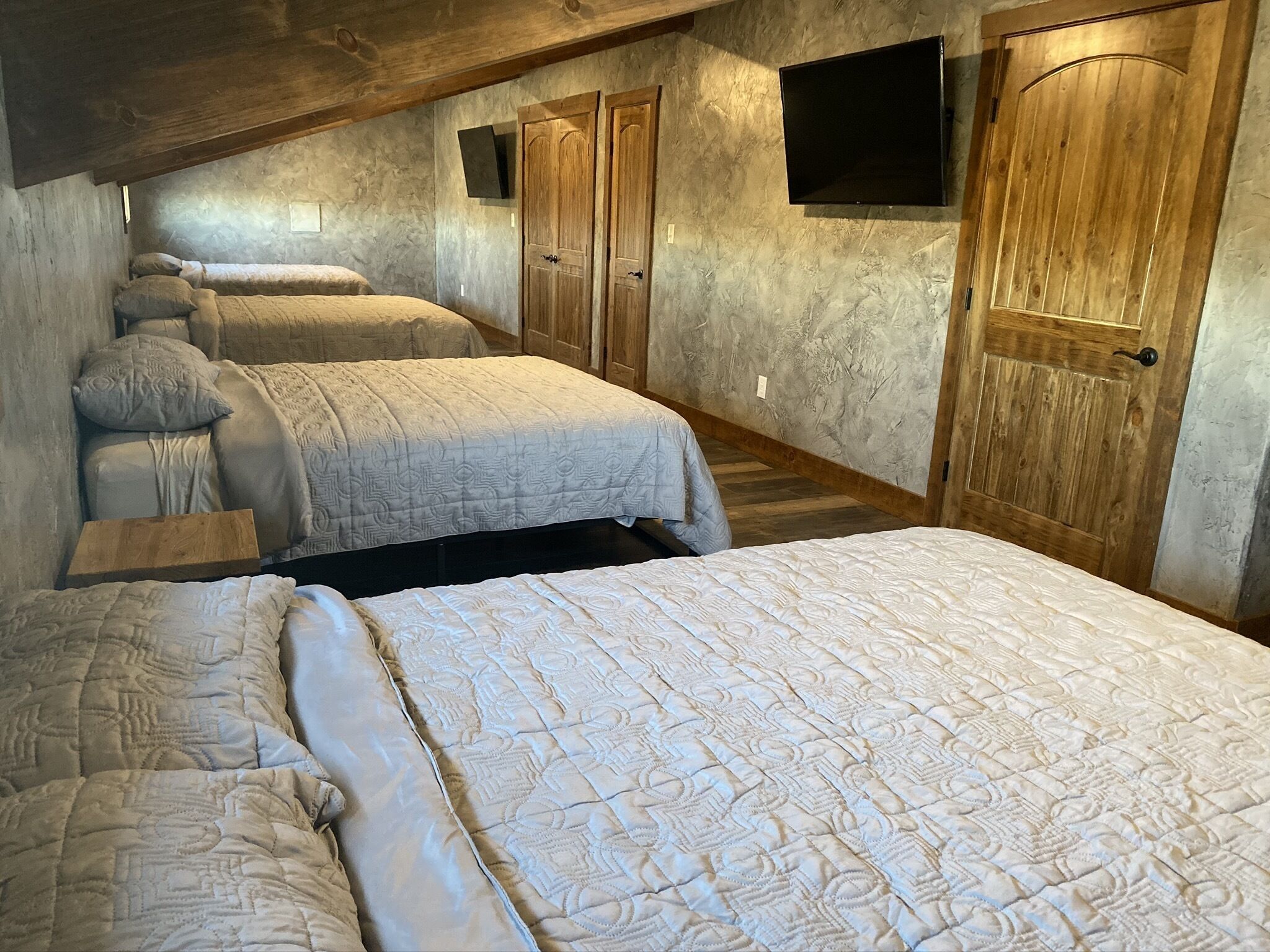 Lake Champion Lodge-On The Lake