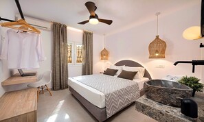 7 bedrooms, in-room safe, desk, iron/ironing board - Villa Remezzo Heated Pool, Beach Side, 24 guests (Paralia Kourna)