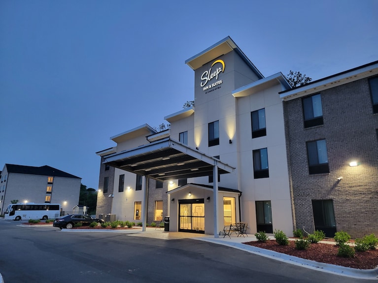 Sleep Inn & Suites - Coliseum Area, Greensboro: Hotel Reviews