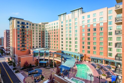 Great views of the area. Spacious 2 Bed 2 Bath, washer/dryer full kitchen.