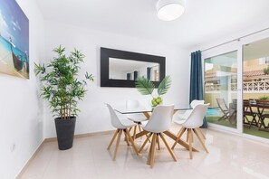 Dining - Home2Book Villa Fiona Private Pool & Wifi (Geafond)