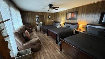 5 dormitorios, tabla de planchar con plancha, ropa de cama