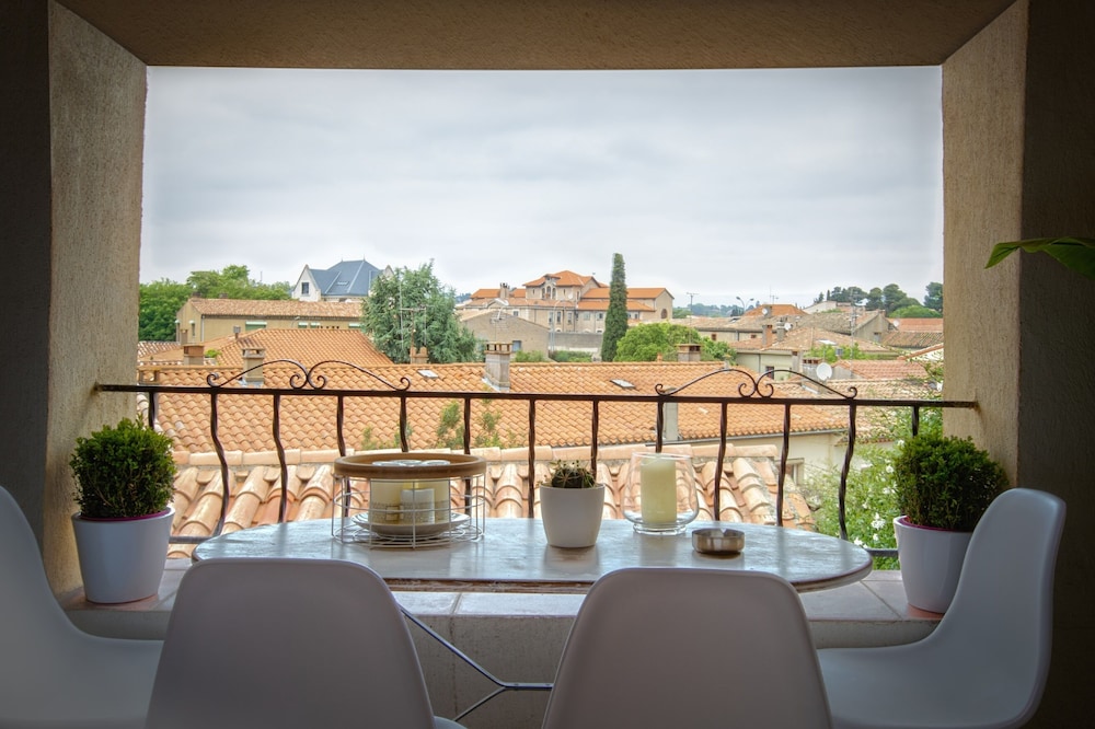 61.5-Apartment-Queen-Private Bathroom-Terrace