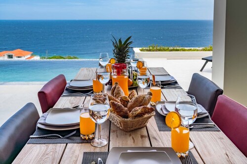 Cliffside Luxury Villa/Infinity Pool/Double Panoramic Views in Coral Estate 1205