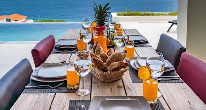 Cliffside Luxury Villa/Infinity Pool/Double Panoramic Views in Coral Estate 1205