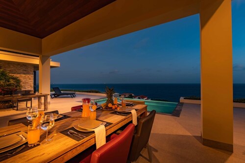 Modern Villa with Ocean/Salt Lake Views and Infinity Pool in Coral Estate # 1205