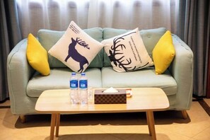 Living area - Chengtoushan International Hotel (Li County)