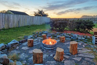 🩴🌲Fairhaven Retreat: Enjoy serenity and ocean breeze at this family friendly coastal home!