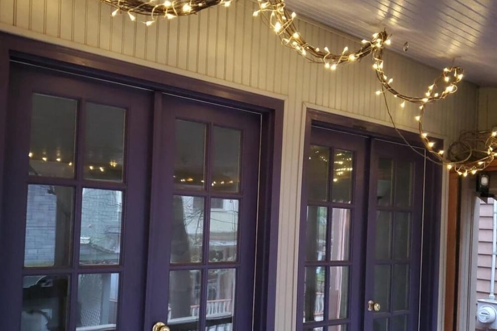 Listen to Concerts from Screened in Porch! Mount Gretna's Coolest Cottage