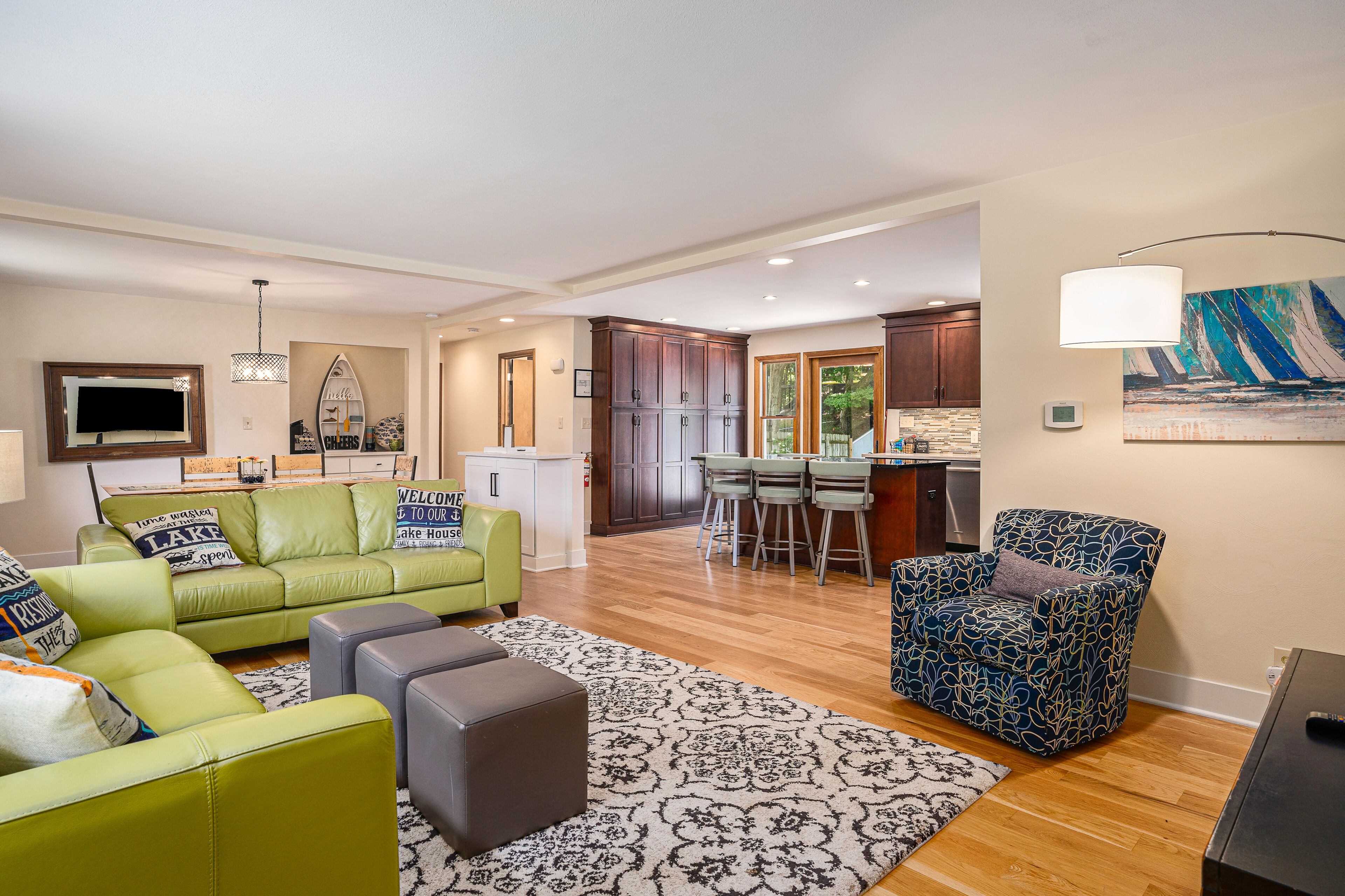 Spacious house with private pool, badminton, cornhole, firepit, grill, and WiFi