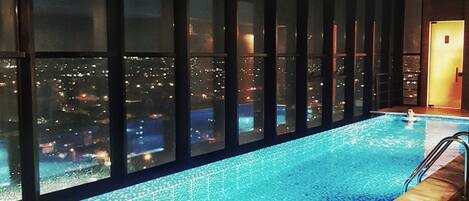 Piscina coberta i piscina climatitzada