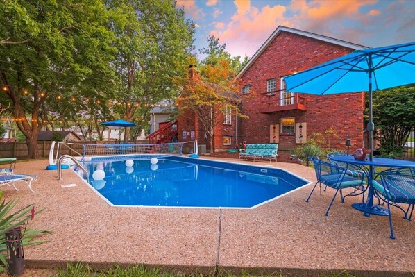 حمّام سباحة خارجي