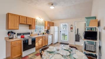 Apartment (Sunnyside Up) | Dapur peribadi | Pengisar