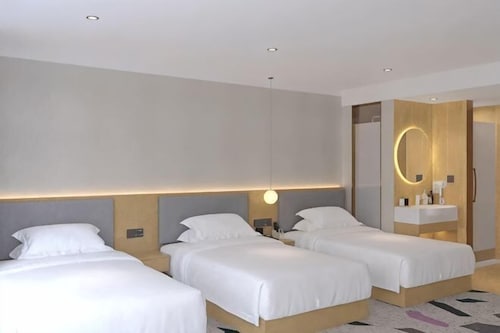 Fangcao Business Hotel