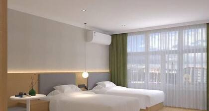 Fangcao Business Hotel