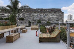 Căn hộ cơ bản | Khu ẩm thực ngoài trời