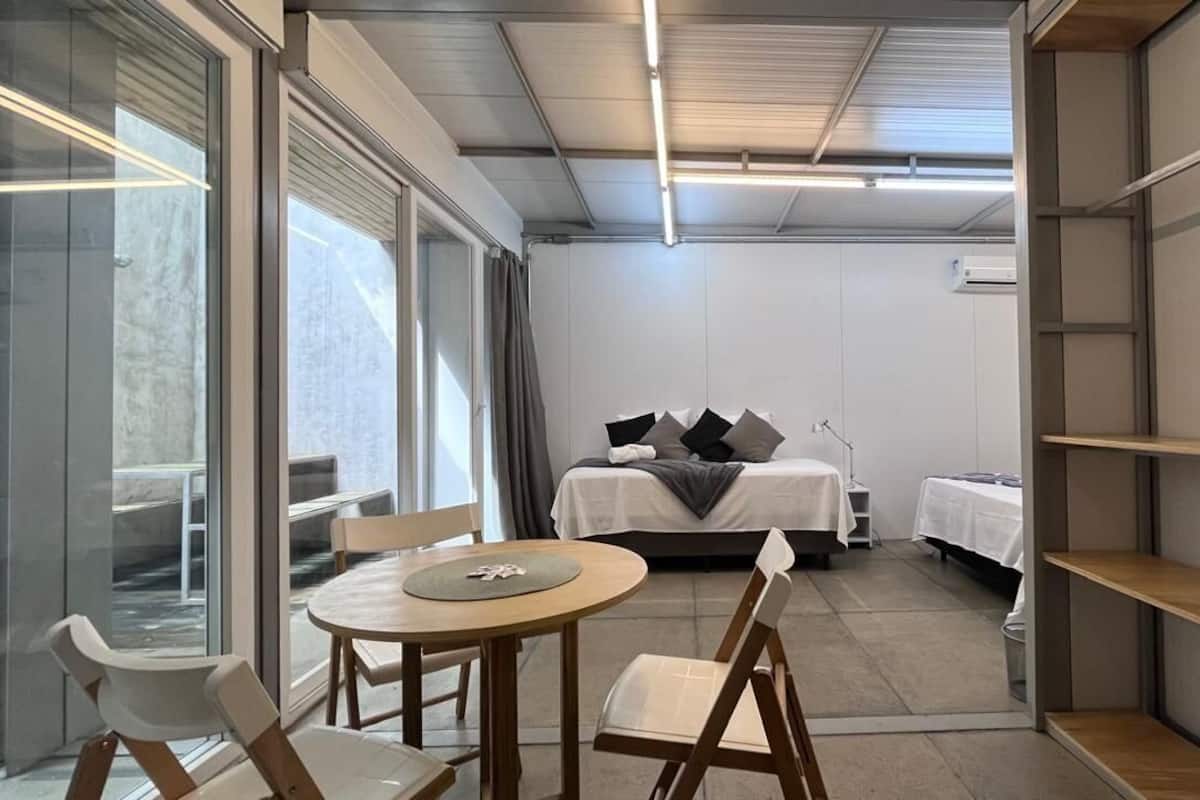 Apartamento básico | 1 quarto, individualmente mobiliados, escrivaninha