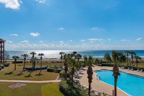 Outdoor pool - BeachFront! Pool, Grill, Beach Svc! wifi, kitchen (Miramar Beach)
