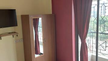 2 chambres, bureau, fer et planche à repasser, Wi-Fi gratuit