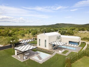Exterior - Luxury Villa Starry Night with Pool (Bale)