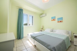 2 soverom, skrivebord, strykejern/-brett og wi-fi (inkludert)