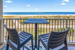 Property grounds - Oceanfront Studio-2 Beds, Balcony, Pool, Sleeps 4 (Ocean City)