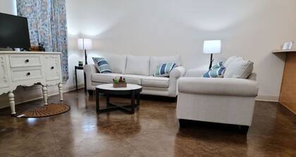 Chateau 3, spacious townhouse in Tickfaw, LA