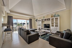 Televisión y reproductor de DVD 