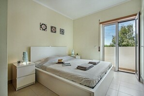 2 soveværelser, strygejern/strygebræt, weekendseng, gratis Wi-Fi