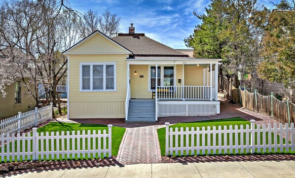 Exterior - Just over 2 blocks to the Courthouse Square ! (Prescott)