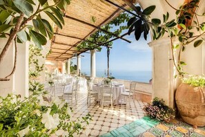 Outdoor dining - Villa San Giacomo - Unique Villa in Positano (Positano)