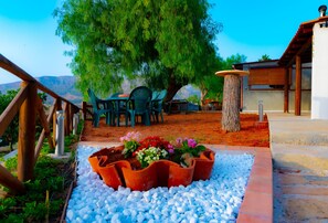 Outdoor dining - Villa Aulena - Holiday home in Sicily (Trappeto)