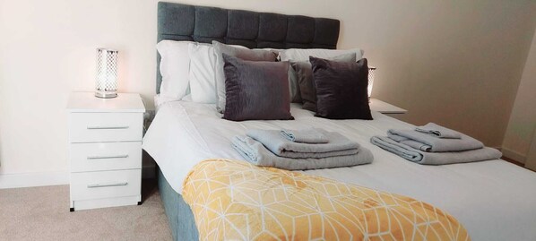 Apartment, Multiple Beds