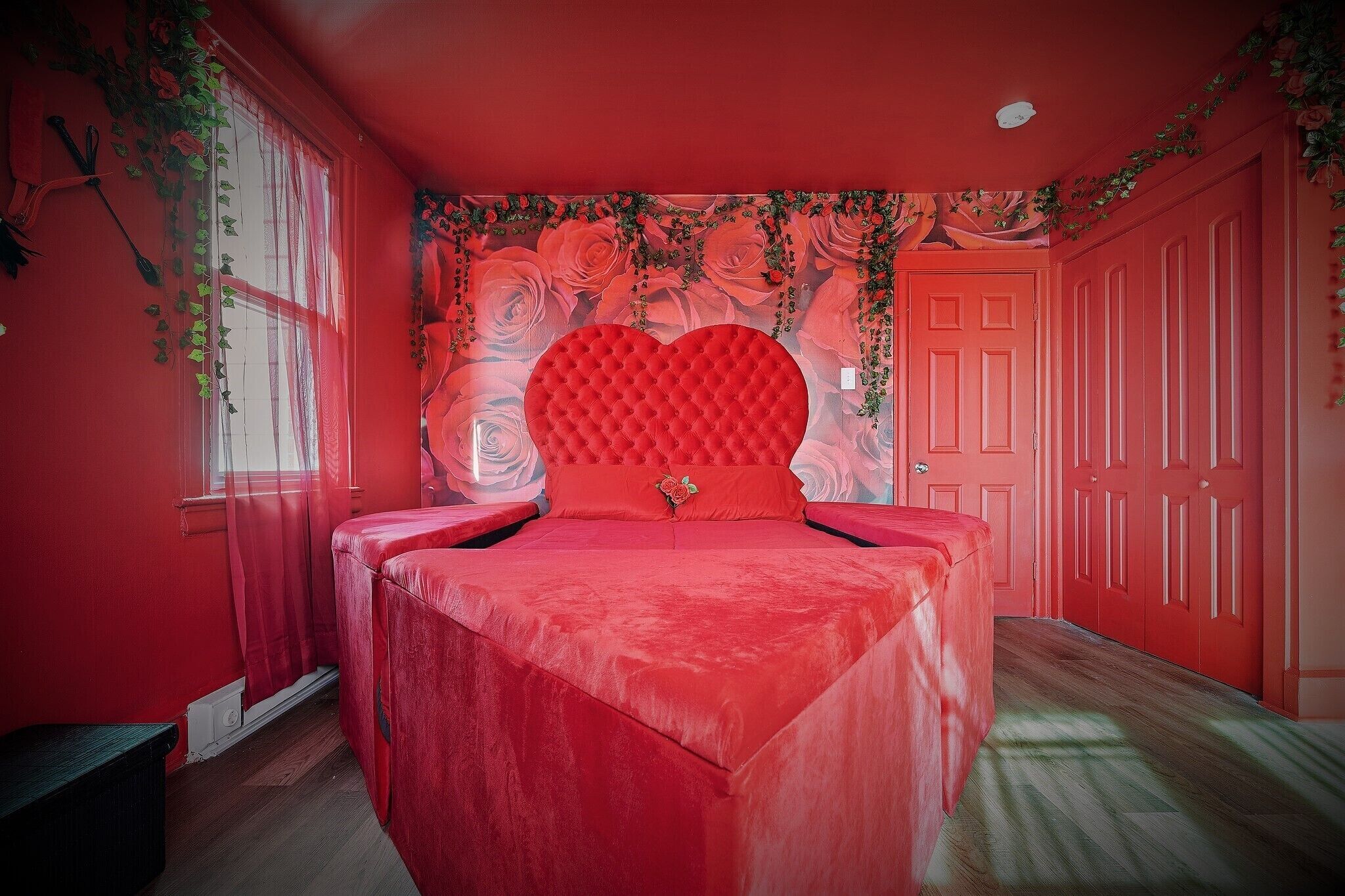 TheHottieHouse : Fun Fantasy 2 Bedroom Apt On Blvd