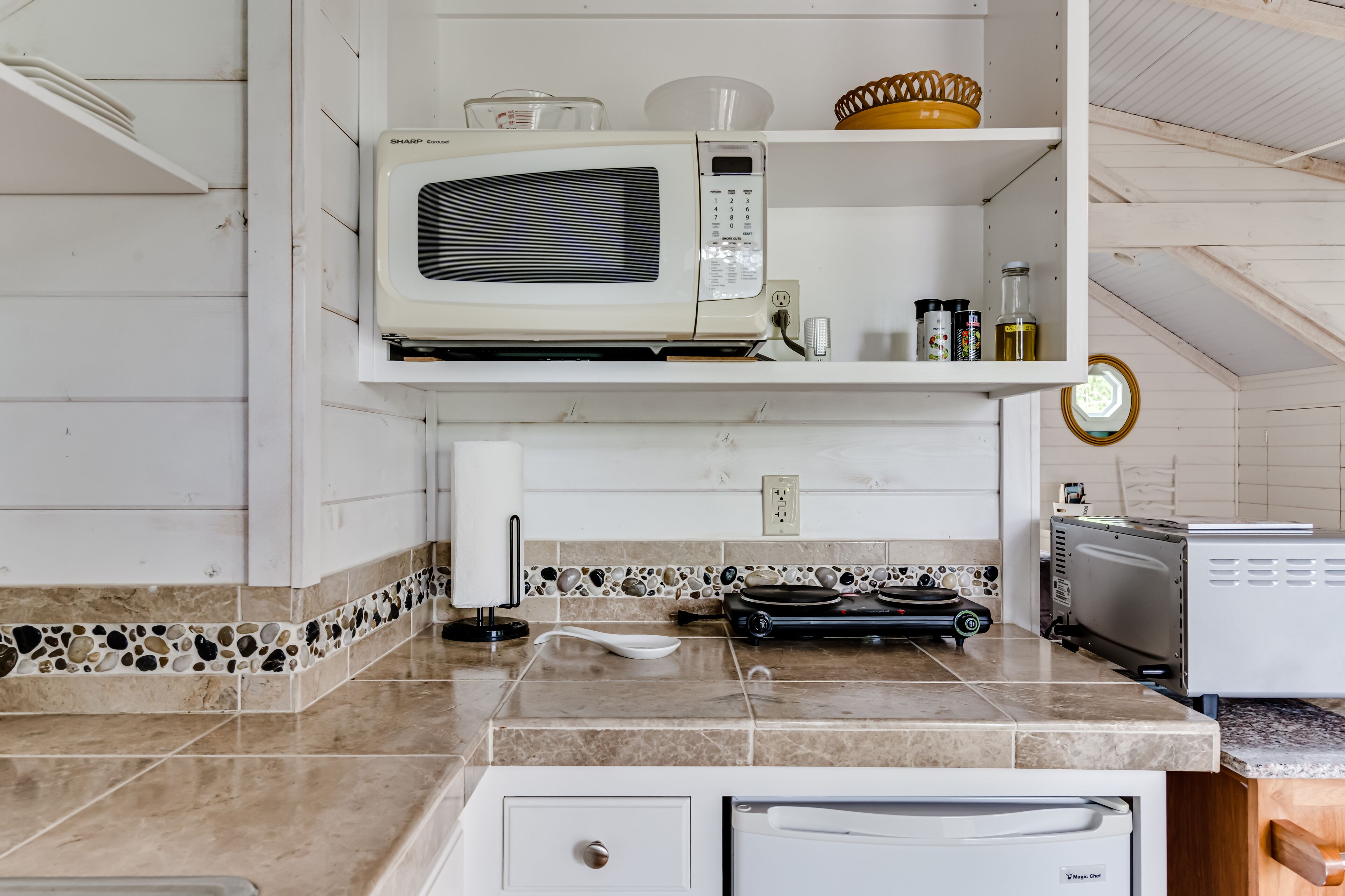 L & D North House - Apartment w/ views of the Lake